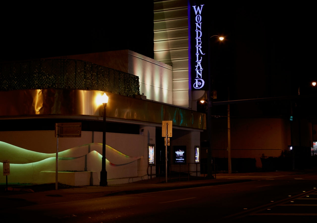 WONDERLAND STRIPTEASE